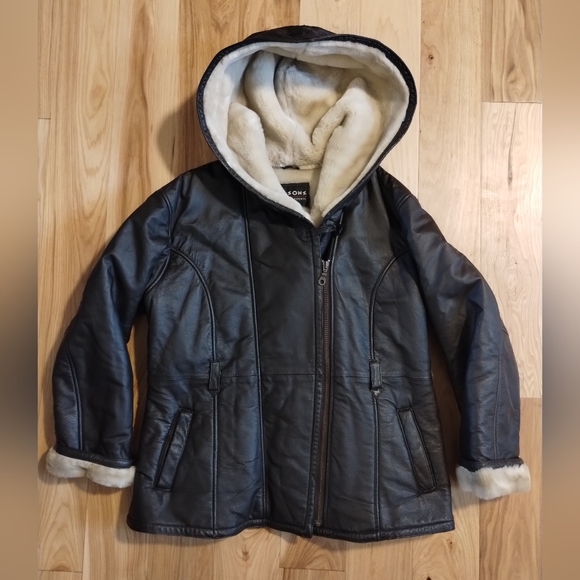 Vintage Wilsons Leather jacket with faux fur lining and hood - Picture 2 of 15